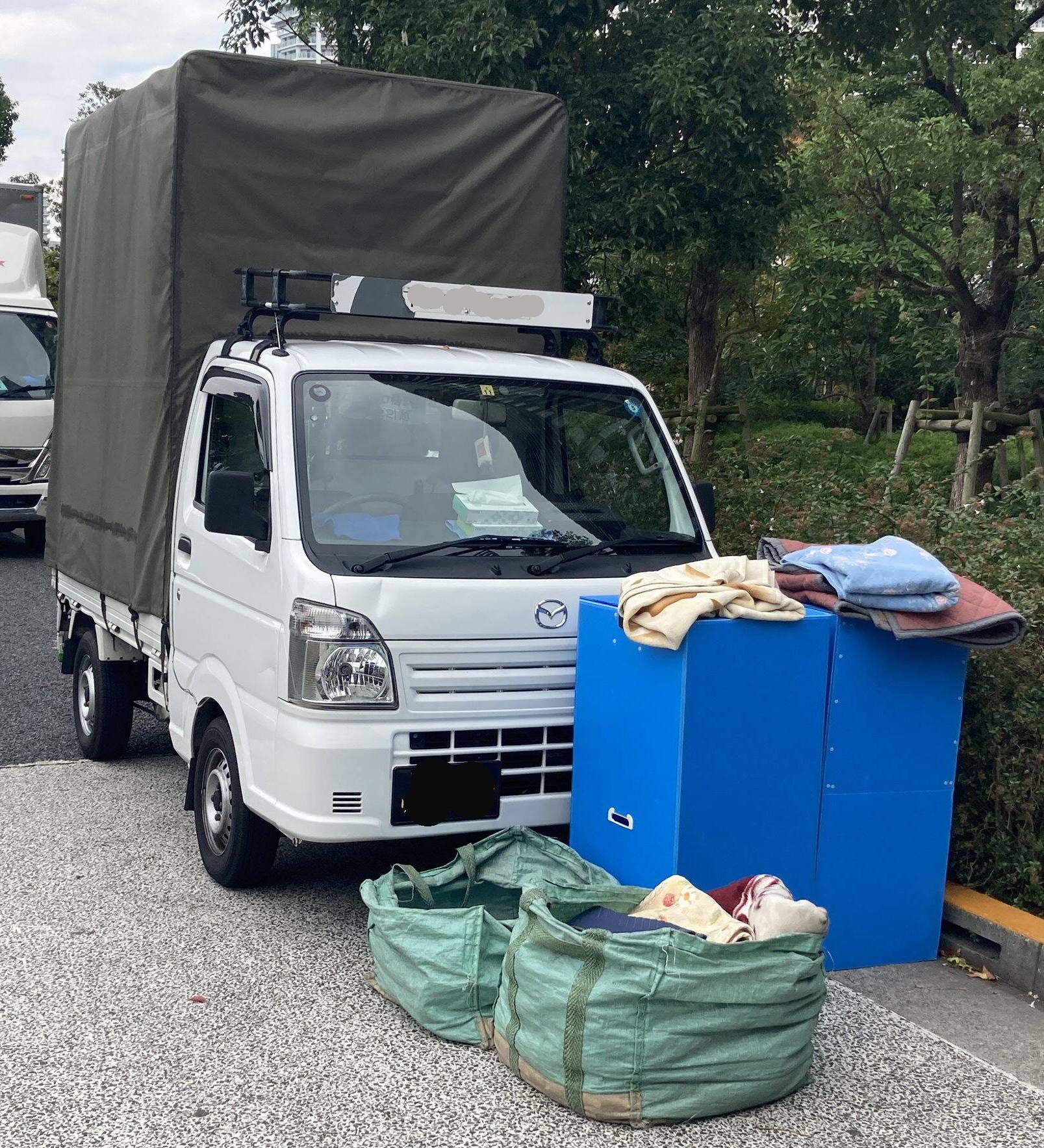 引越し準備と段取りの軽トラック【筆者撮影】